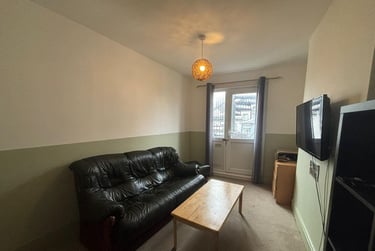 3 bed flat, Abingdon Road GFF, North Hill, Plymouth, PL46HY - Image 3
